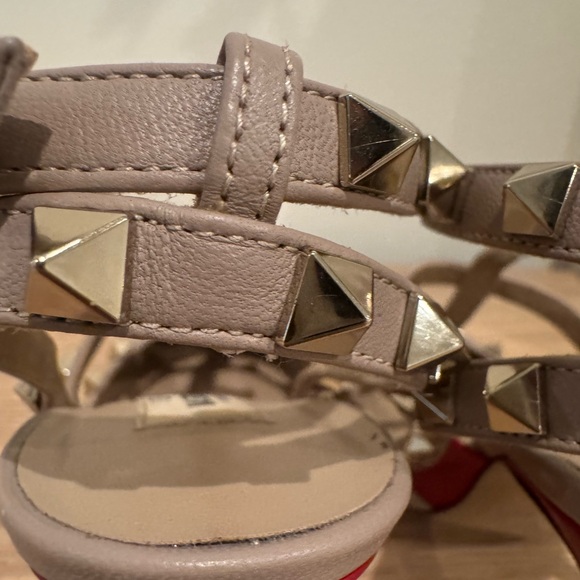 Valentino Red Pointed-Toe Rockstud T-Strap Pumps with Nude Straps - Picture 15 of 15